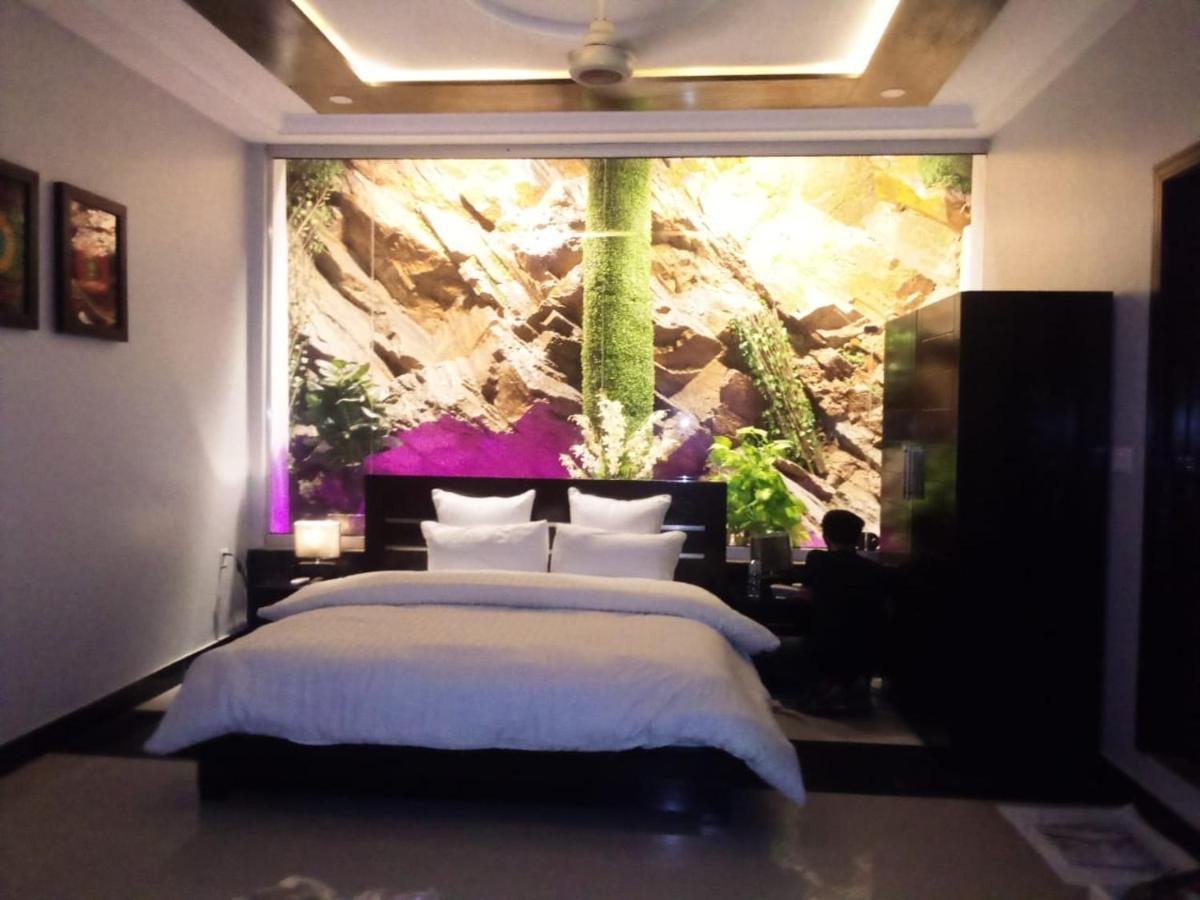 Burj Al Swat Hotel Saidu Sharif Екстер'єр фото