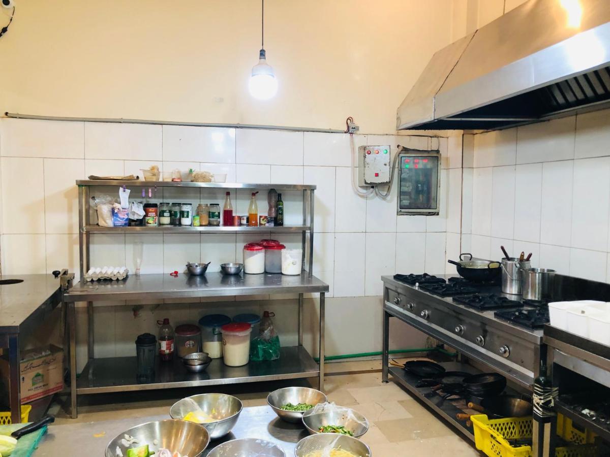 Burj Al Swat Hotel Saidu Sharif Екстер'єр фото